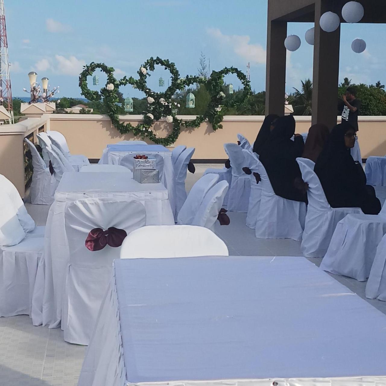 Abuharee Grand Hotel Addu City Exterior foto