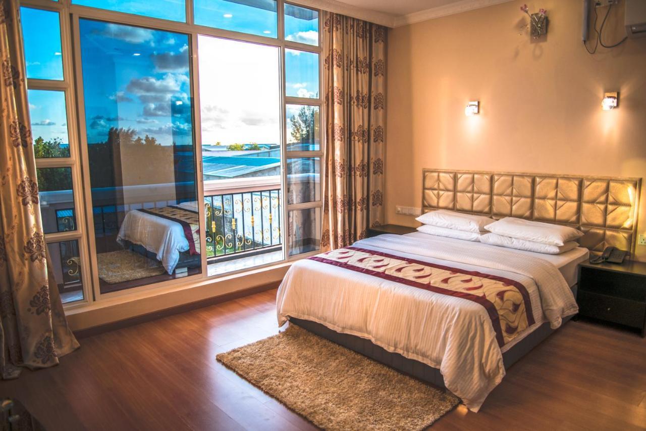 Abuharee Grand Hotel Addu City Exterior foto